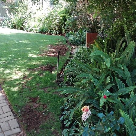 Ukarimu Guest House Клерксдорп Екстериор снимка