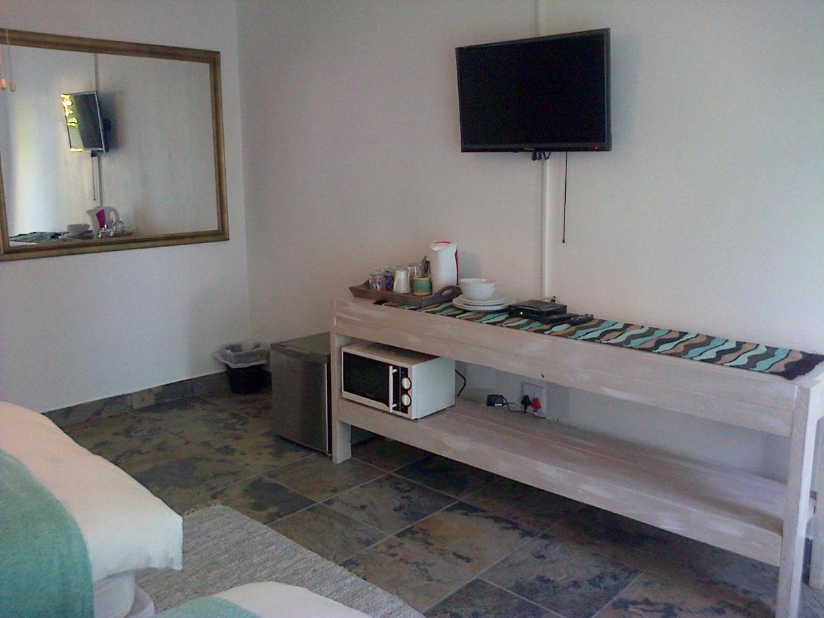 Ukarimu Guest House Клерксдорп Екстериор снимка
